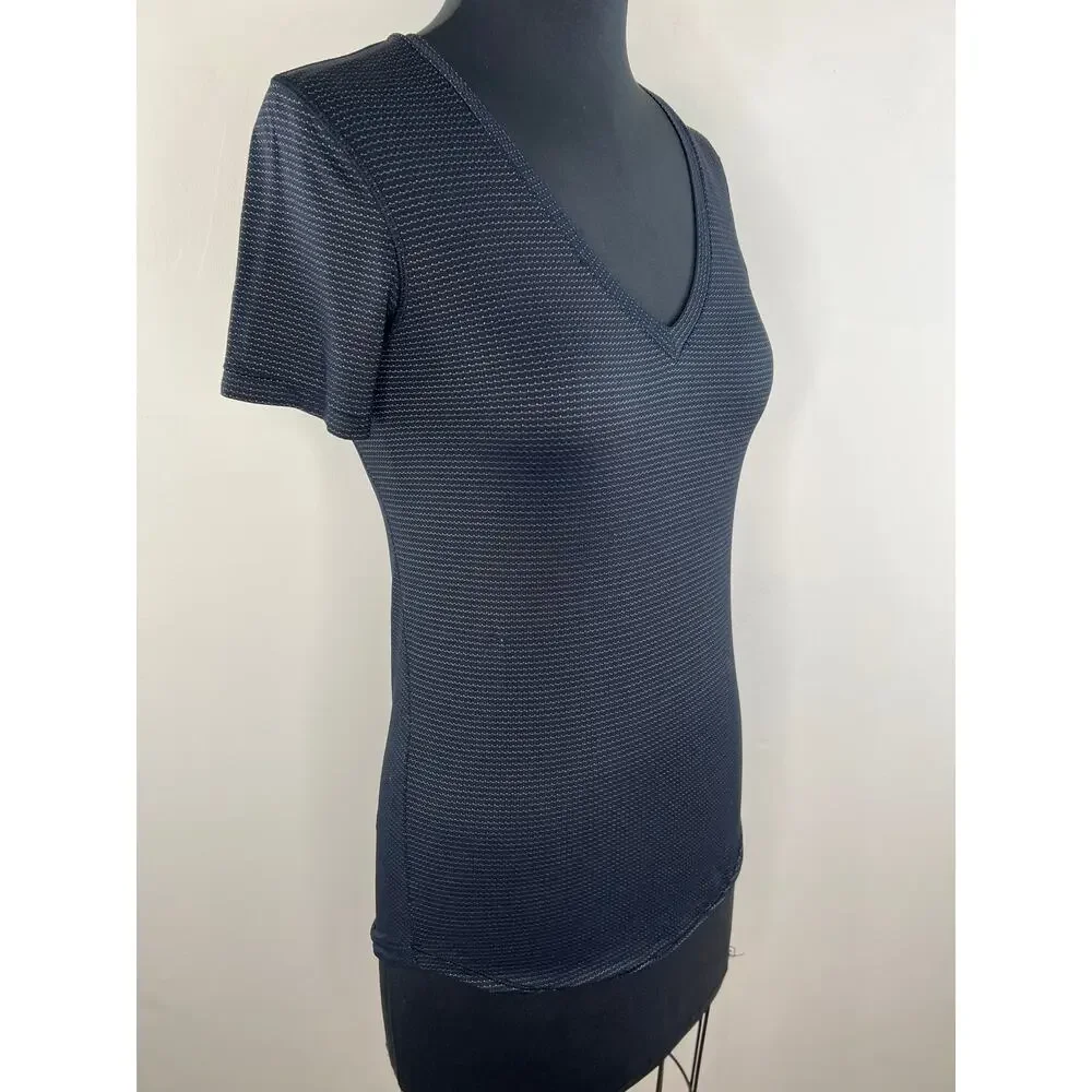 Lululemon Black Striped V-Neck Short Sleeve Slim Fit Active Top Shirt Size 2/4